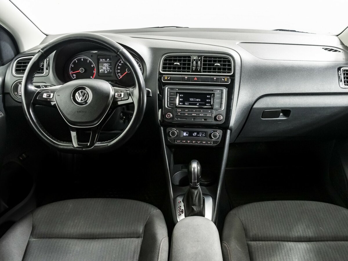 Купить Volkswagen Polo с пробегом. Фото: #11