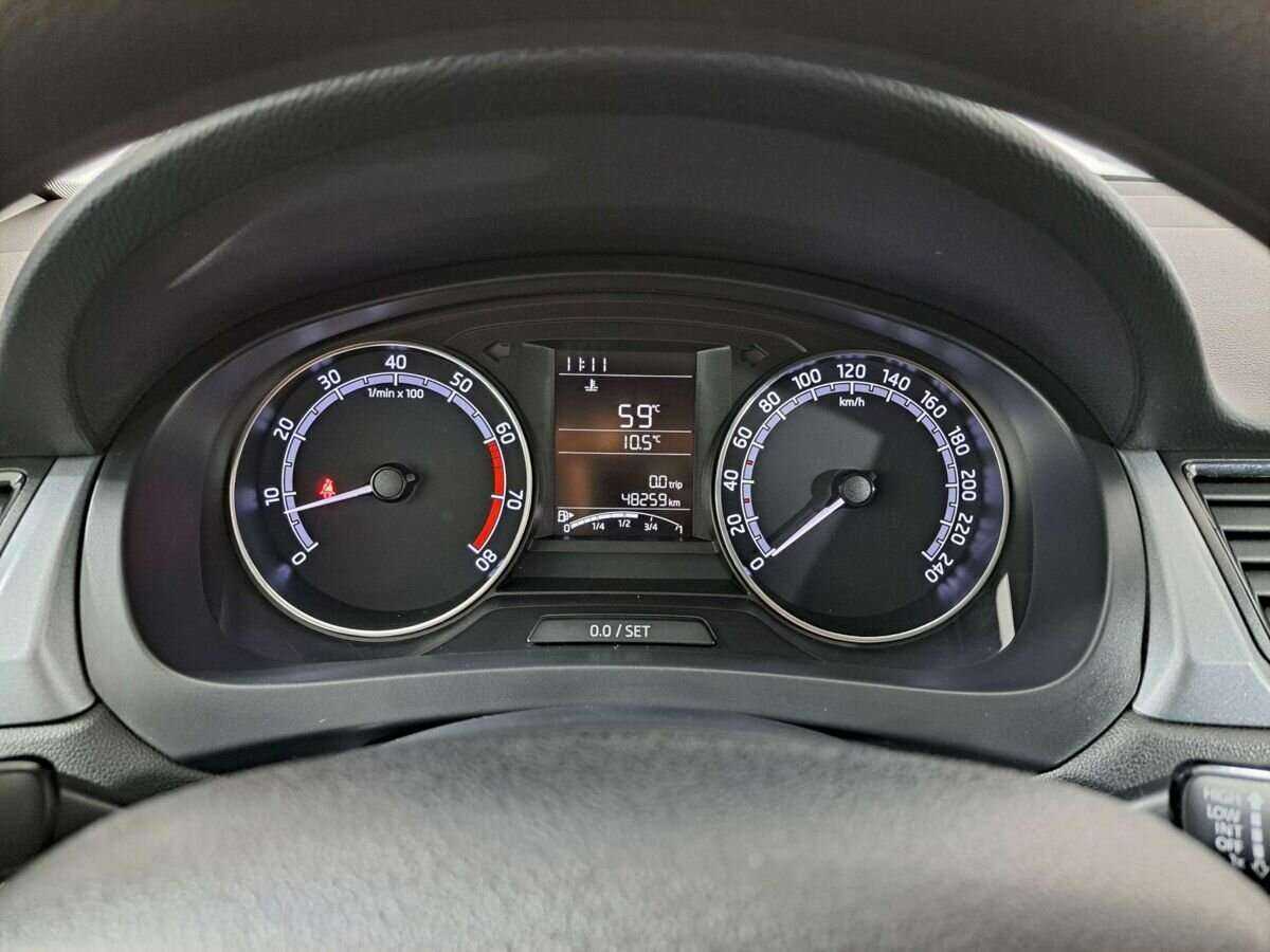 Купить Skoda Rapid с пробегом. Фото: #10