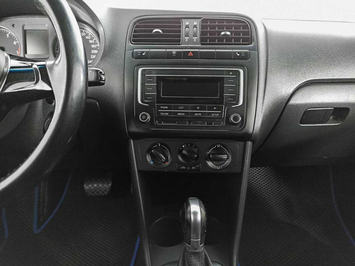 Купить Volkswagen Polo с пробегом. Фото: #14