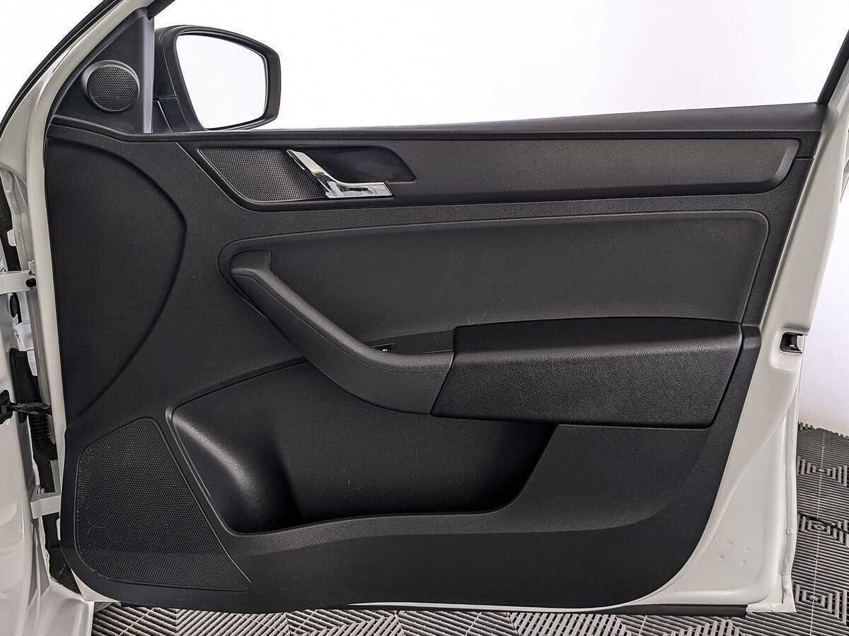 Купить Skoda Rapid с пробегом. Фото: #23