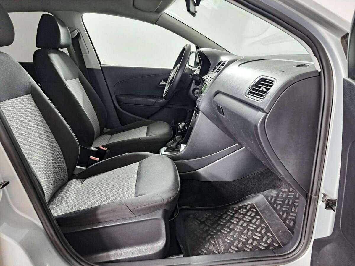 Купить Volkswagen Polo с пробегом. Фото: #8