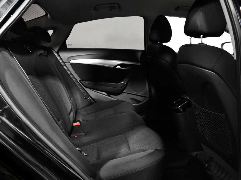 Купить Hyundai i40 с пробегом. Фото: #9