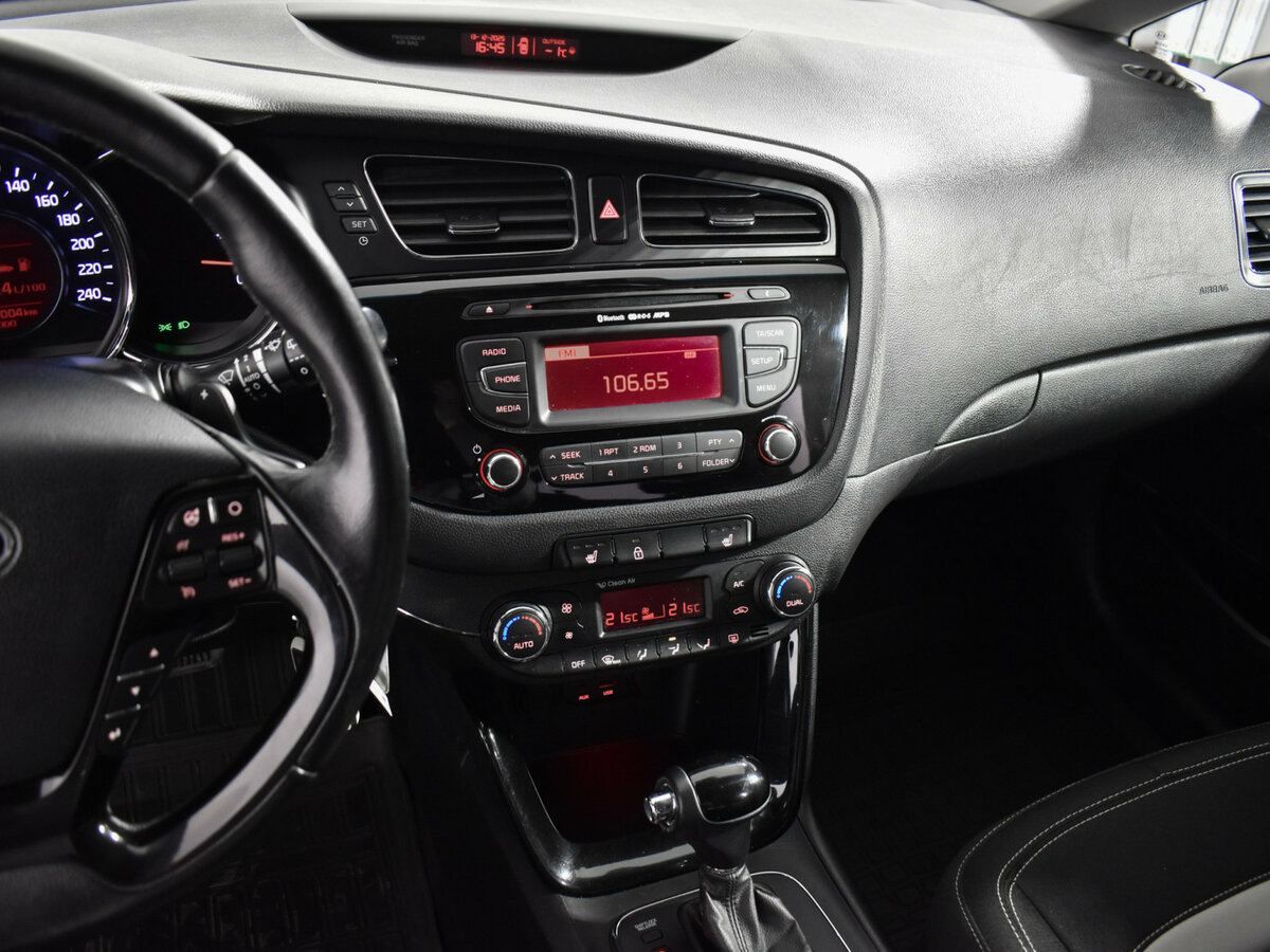 Купить Kia Ceed с пробегом. Фото: #16