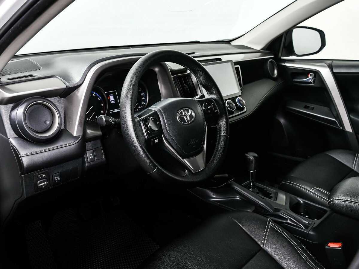 Купить Toyota RAV4 с пробегом. Фото: #10
