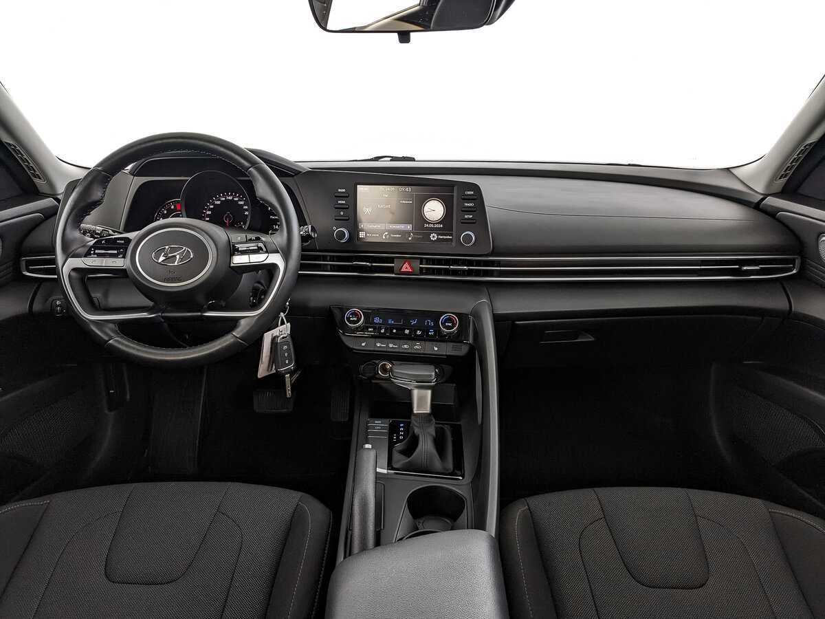 Купить Hyundai Elantra с пробегом. Фото: #9