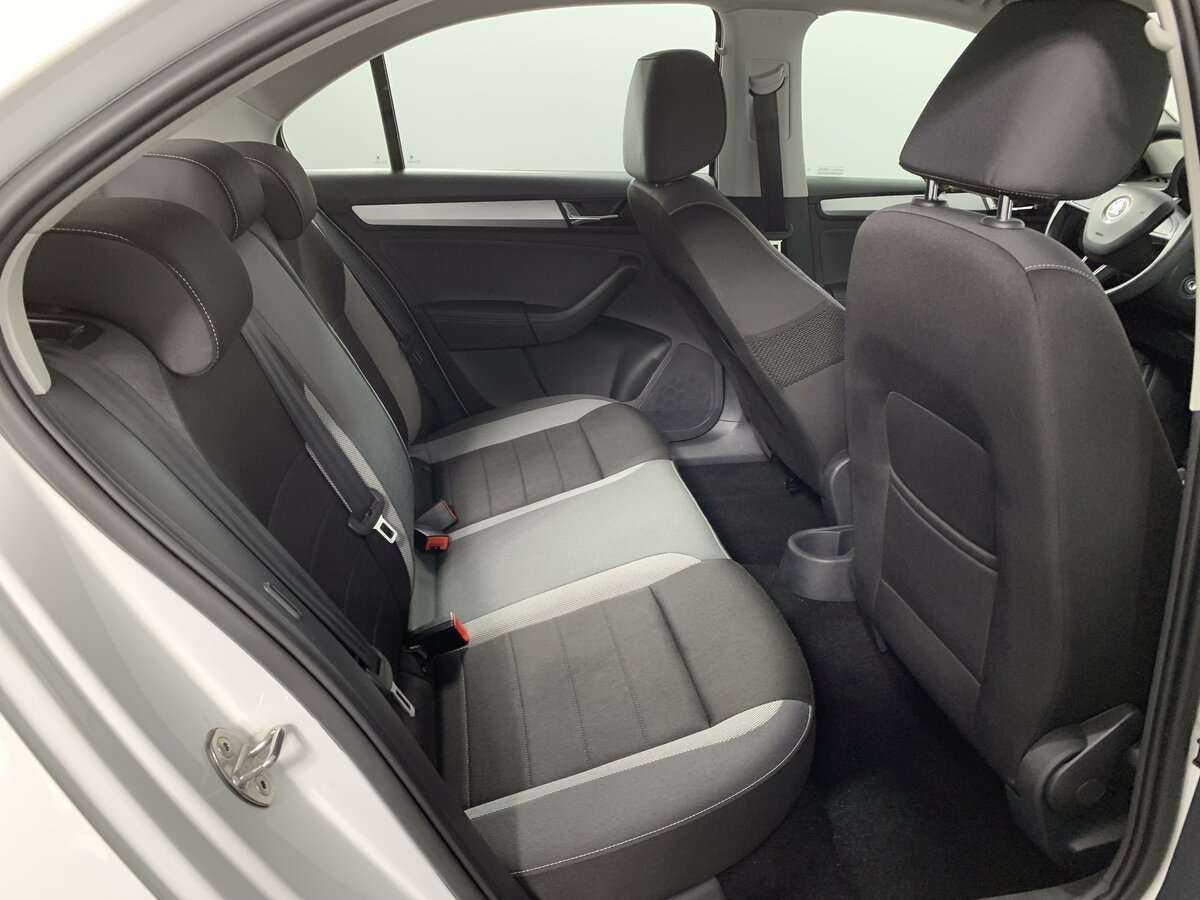 Купить Skoda Rapid с пробегом. Фото: #8