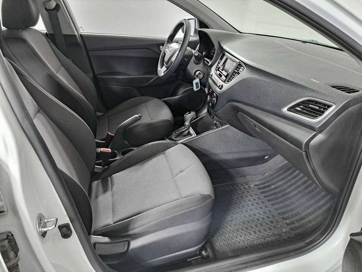 Купить Hyundai Solaris с пробегом. Фото: #9