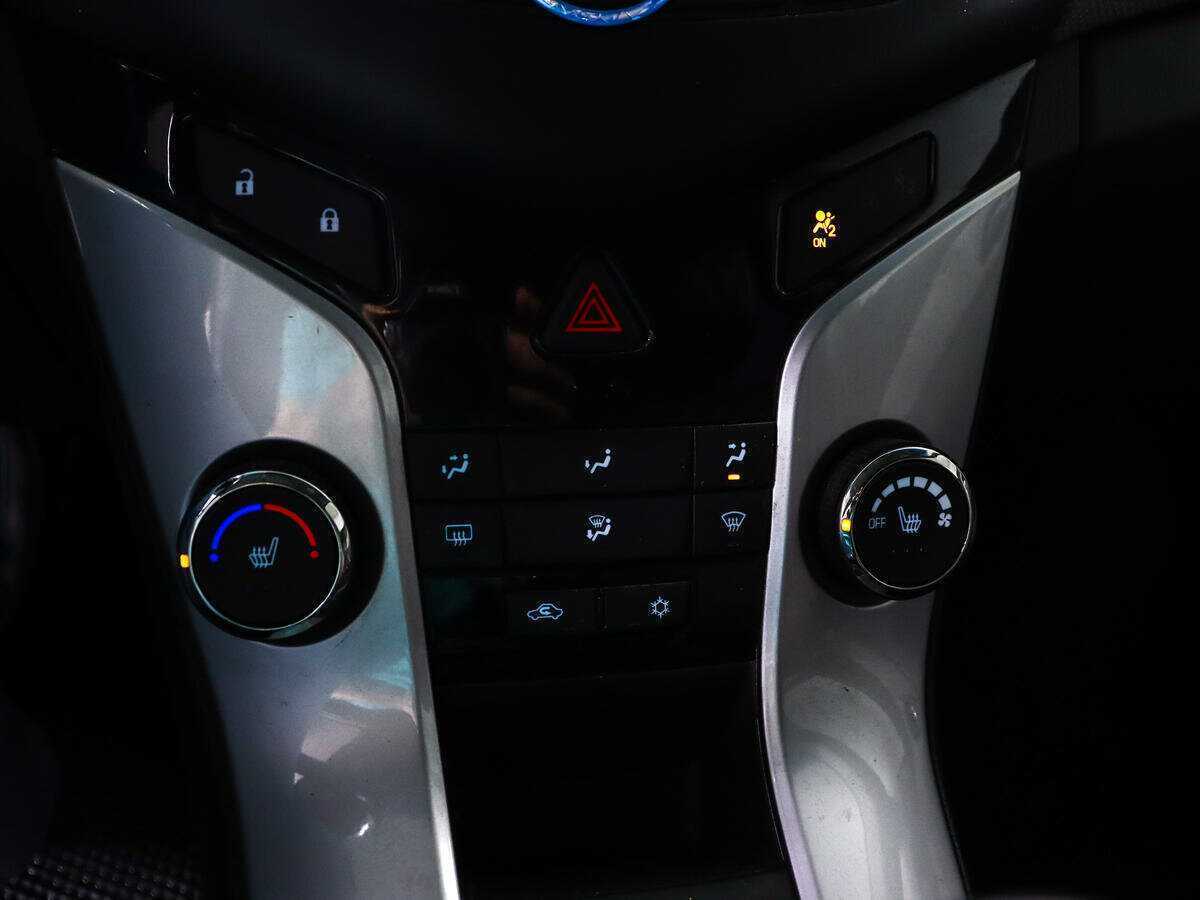 Купить Chevrolet Cruze с пробегом. Фото: #12