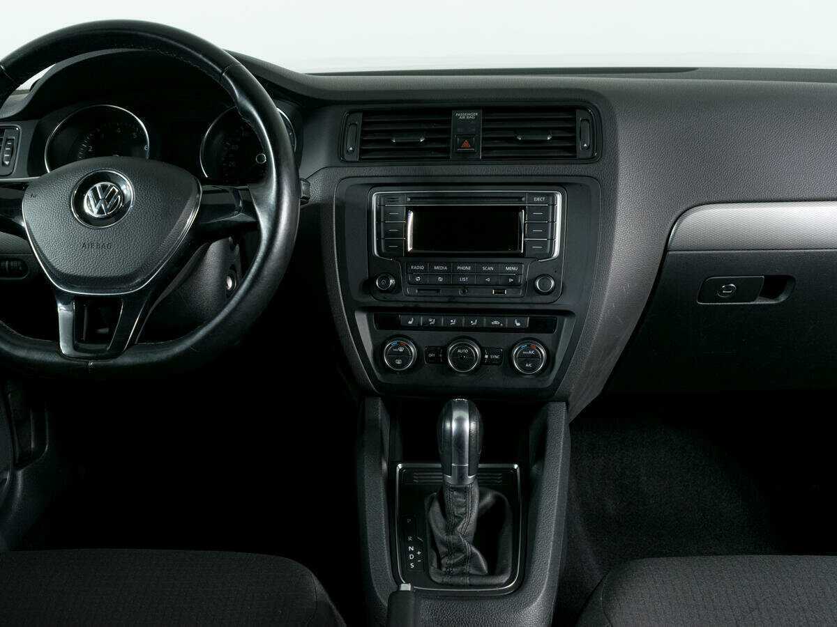 Купить Volkswagen Jetta с пробегом. Фото: #7