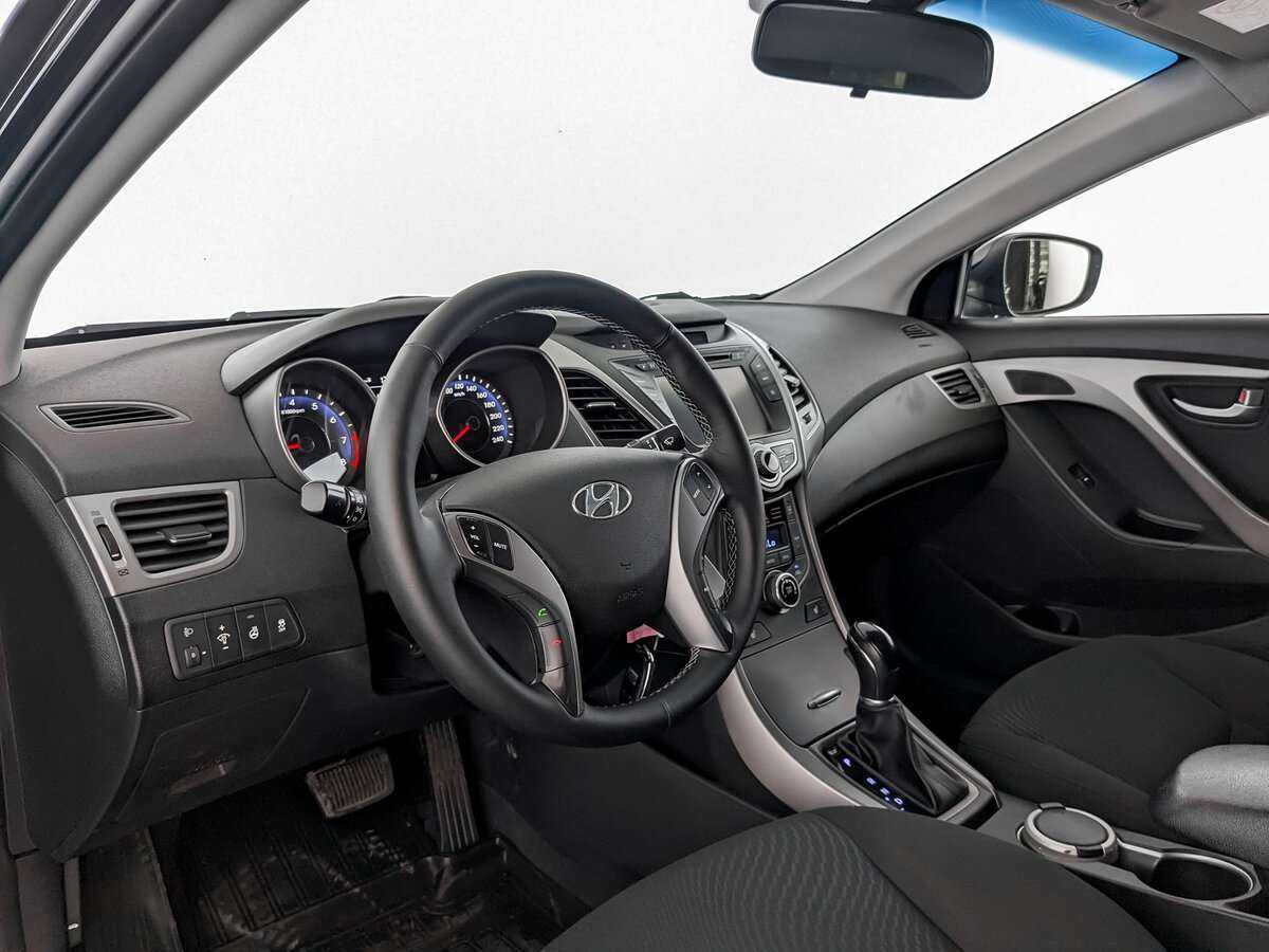Купить Hyundai Elantra с пробегом. Фото: #13