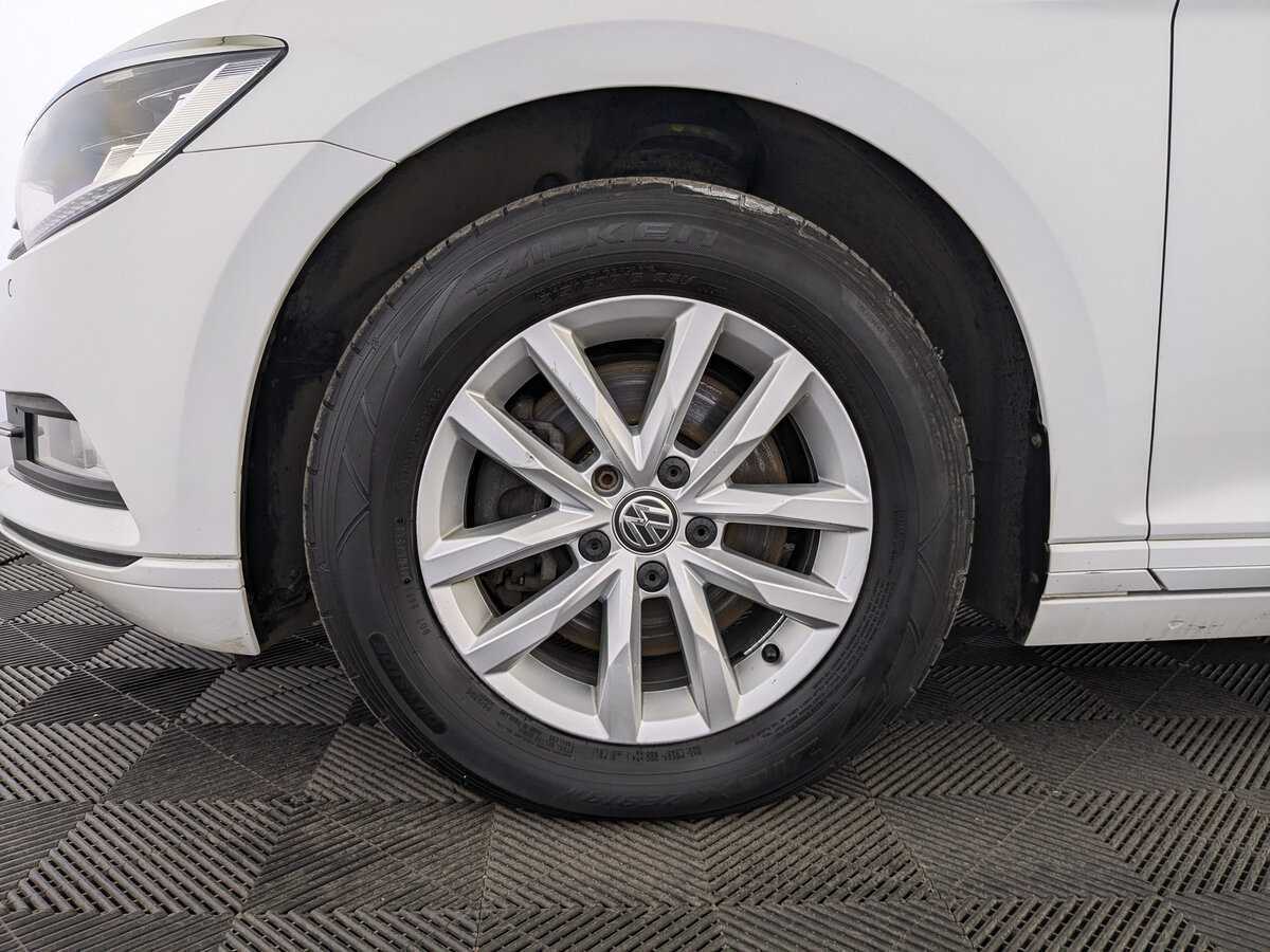 Купить Volkswagen Passat с пробегом. Фото: #11