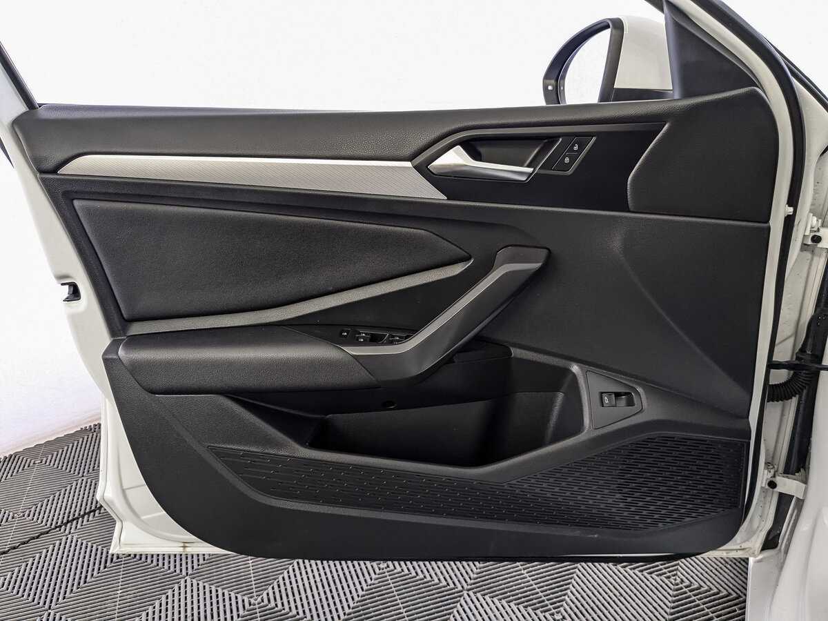 Купить Volkswagen Jetta с пробегом. Фото: #14