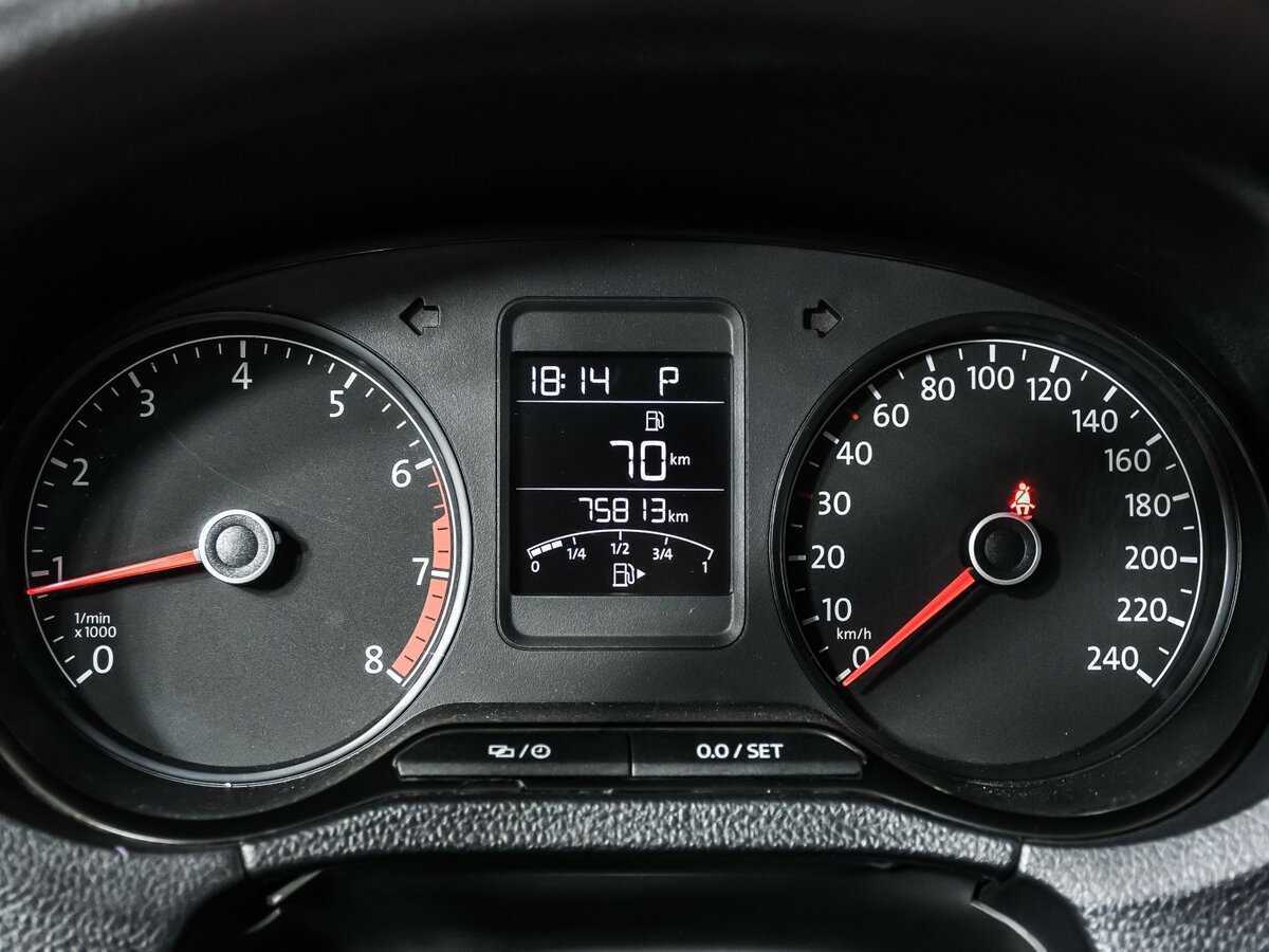 Купить Volkswagen Polo с пробегом. Фото: #9