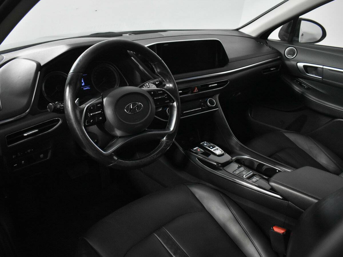 Купить Hyundai Sonata с пробегом. Фото: #4