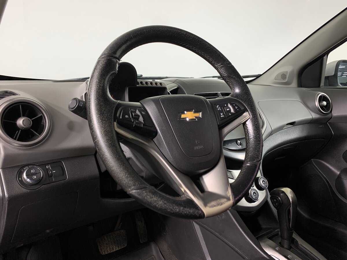 Купить Chevrolet Aveo с пробегом. Фото: #11