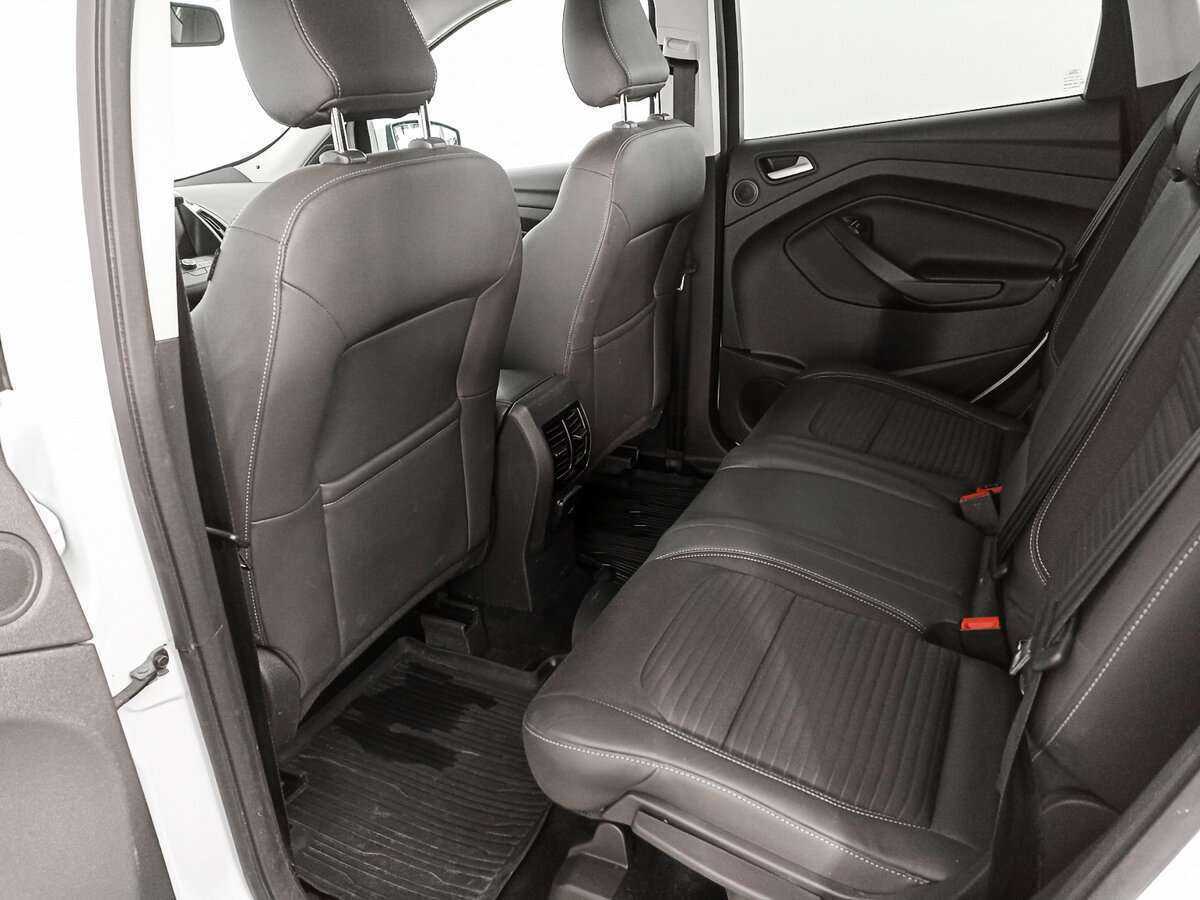 Купить Ford Kuga с пробегом. Фото: #9