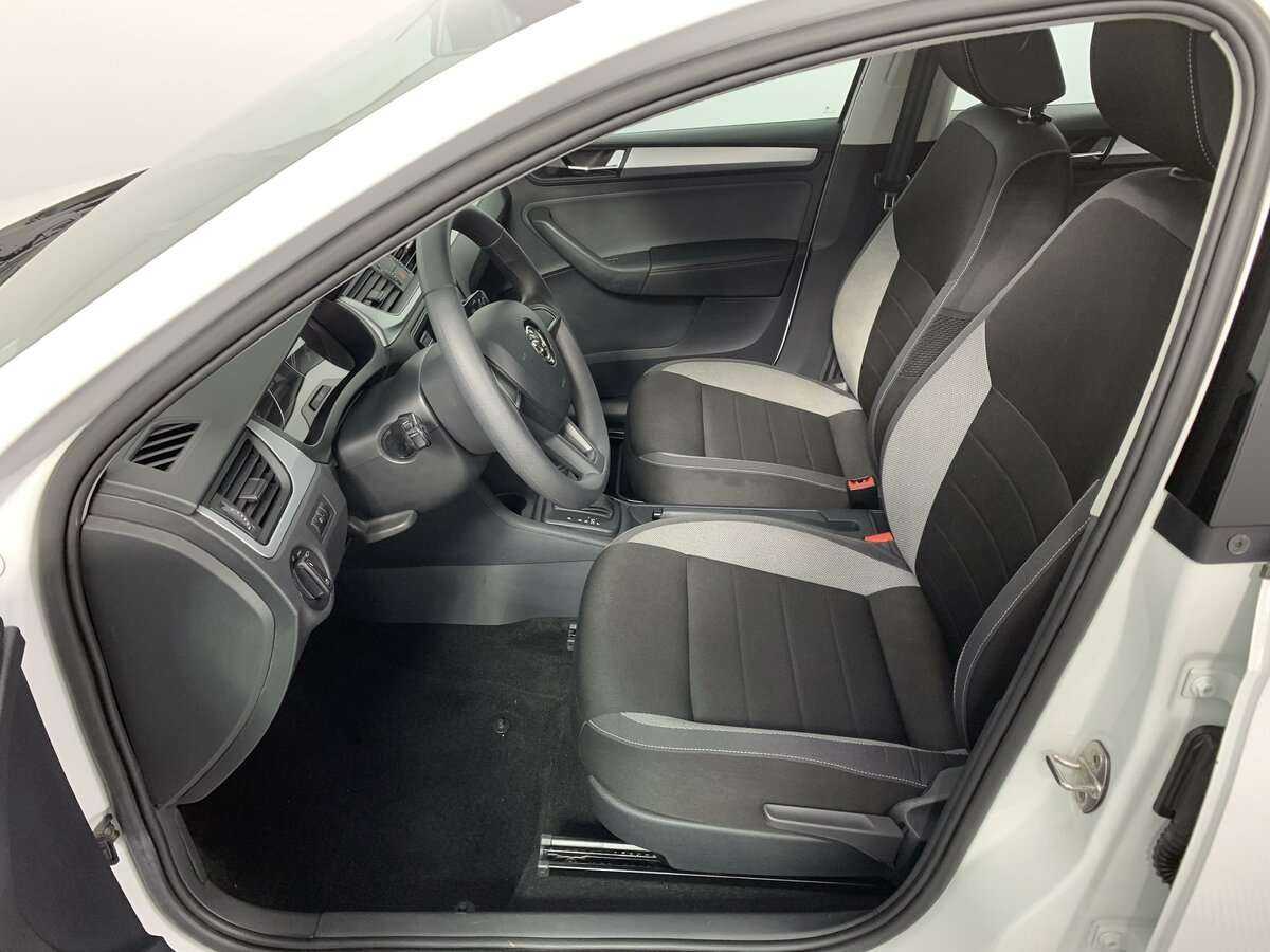 Купить Skoda Rapid с пробегом. Фото: #13