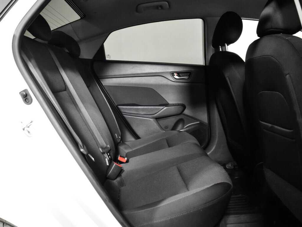 Купить Hyundai Solaris с пробегом. Фото: #9