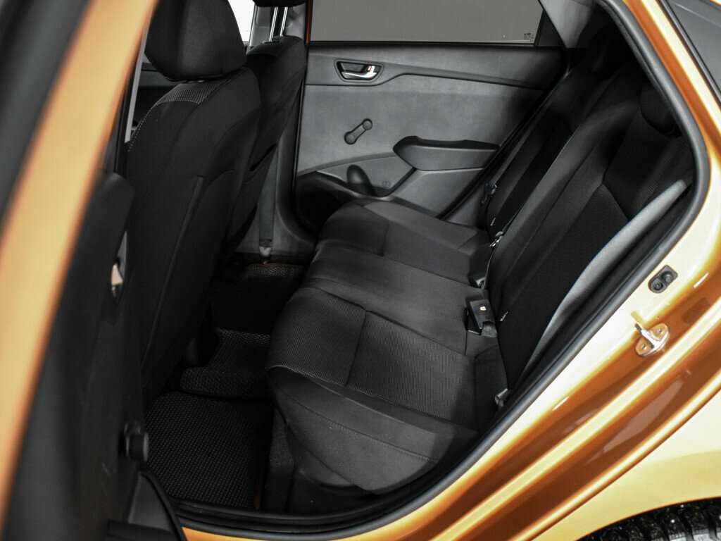 Купить Hyundai Solaris с пробегом. Фото: #10