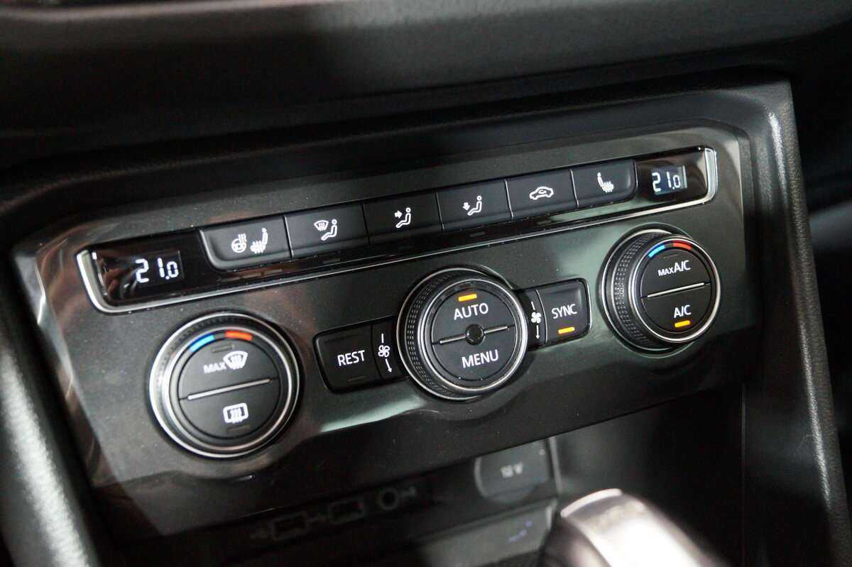 Купить Volkswagen Tiguan с пробегом. Фото: #20