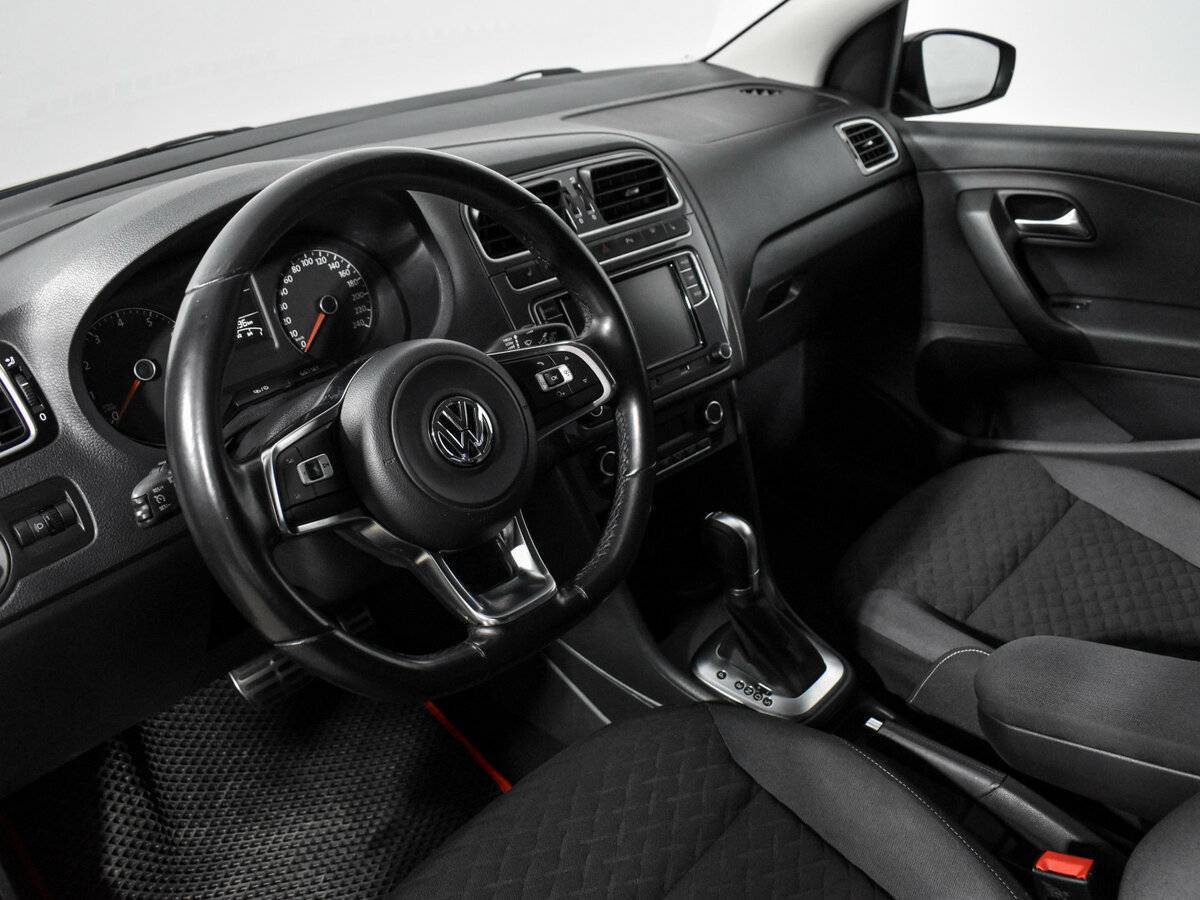 Купить Volkswagen Polo с пробегом. Фото: #8