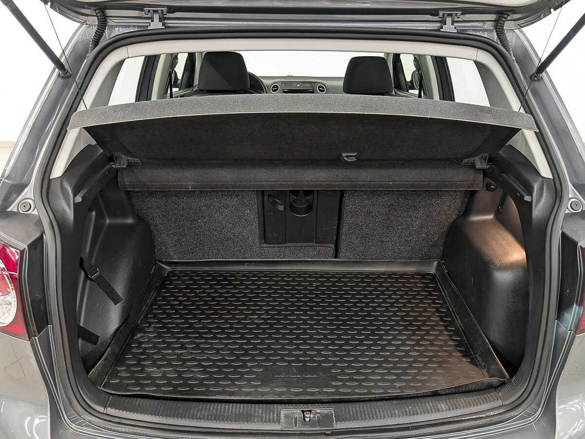 Купить Volkswagen Golf Plus с пробегом. Фото: #9