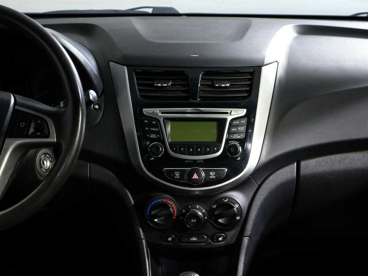 Купить Hyundai Solaris с пробегом. Фото: #10