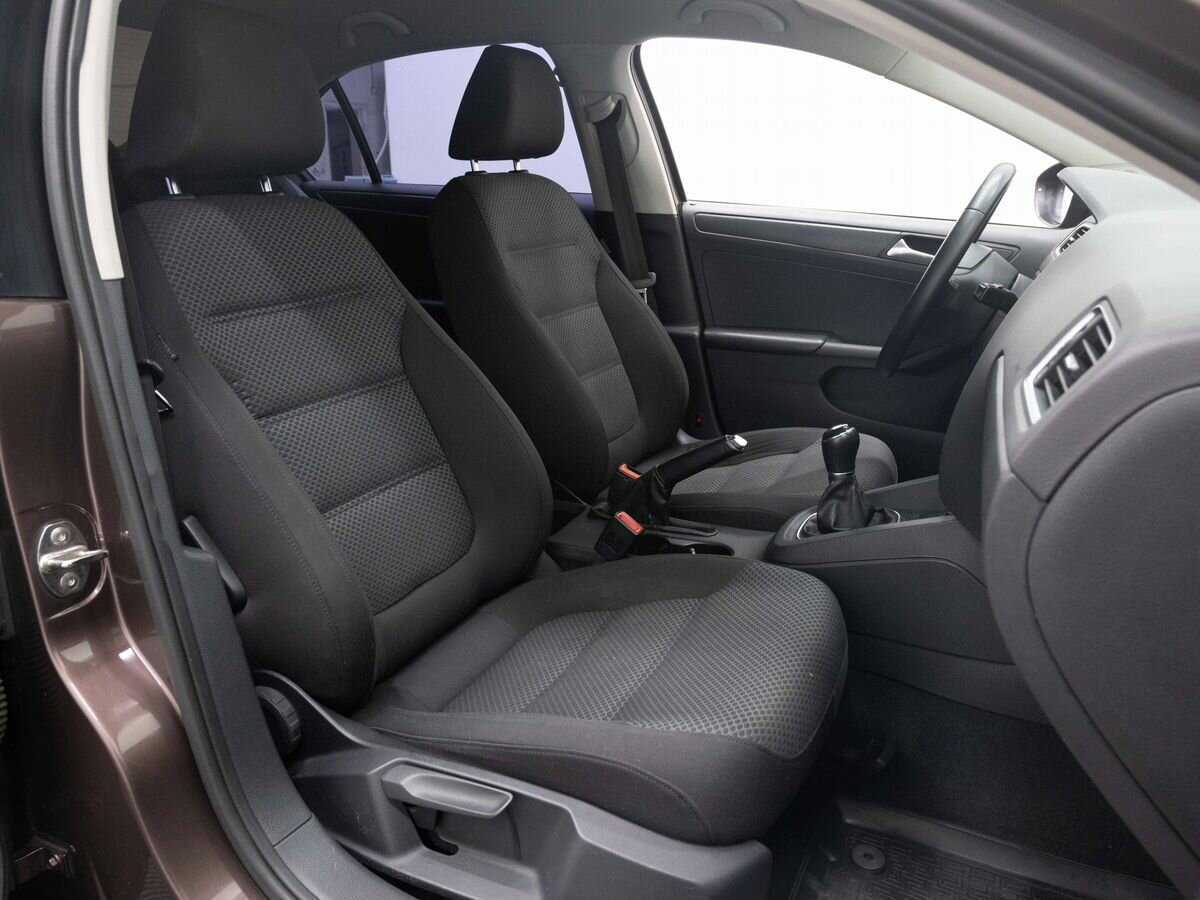 Купить Volkswagen Jetta с пробегом. Фото: #11