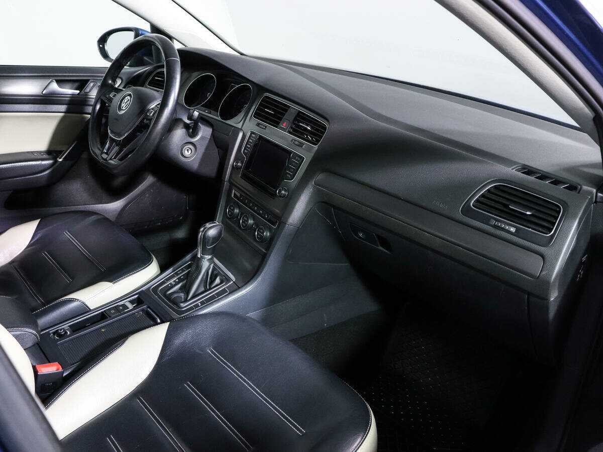 Купить Volkswagen Golf с пробегом. Фото: #8