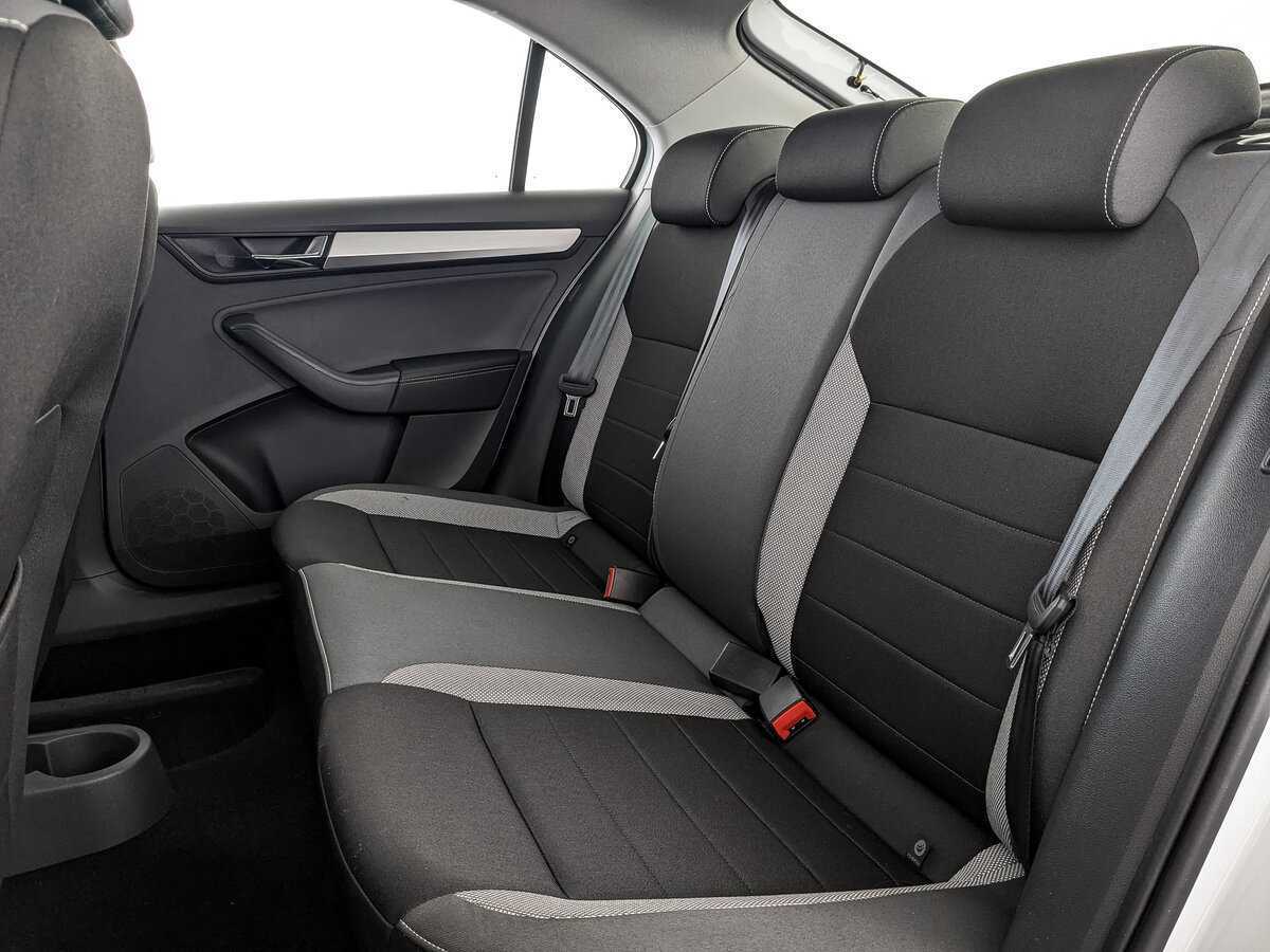 Купить Skoda Rapid с пробегом. Фото: #13