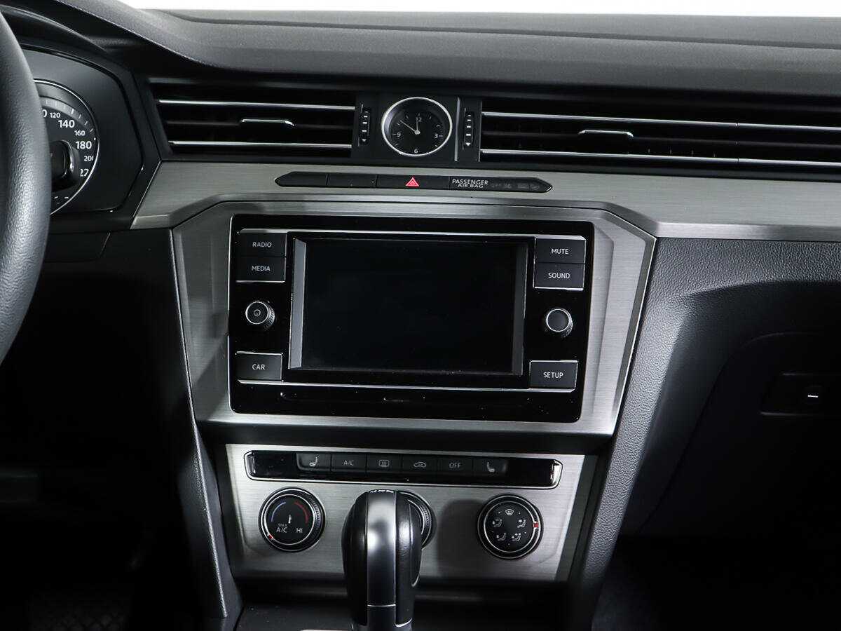 Купить Volkswagen Passat с пробегом. Фото: #12
