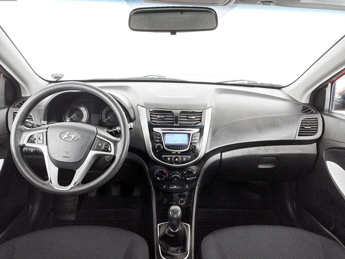 Купить Hyundai Solaris с пробегом. Фото: #9