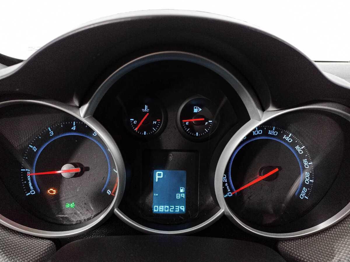 Купить Chevrolet Cruze с пробегом. Фото: #10