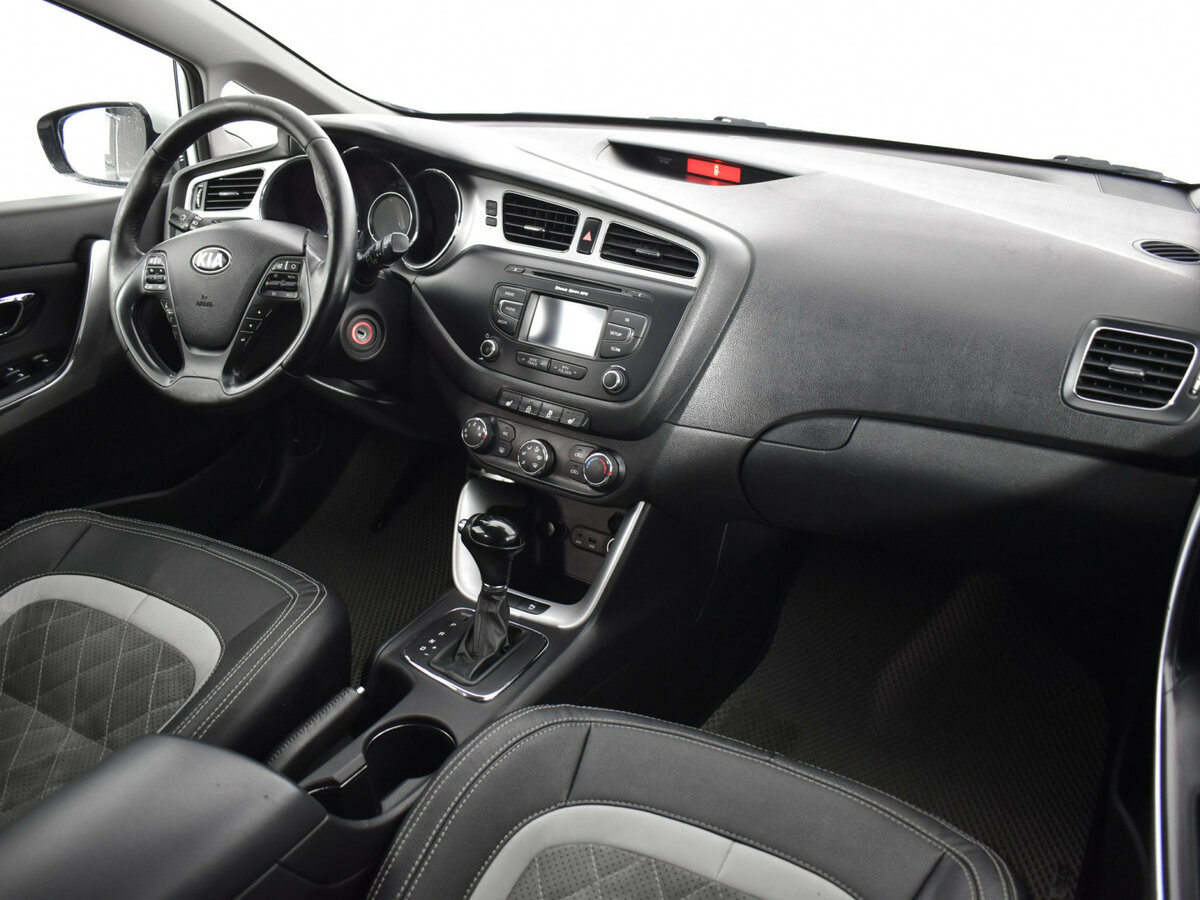 Купить Kia Ceed с пробегом. Фото: #9