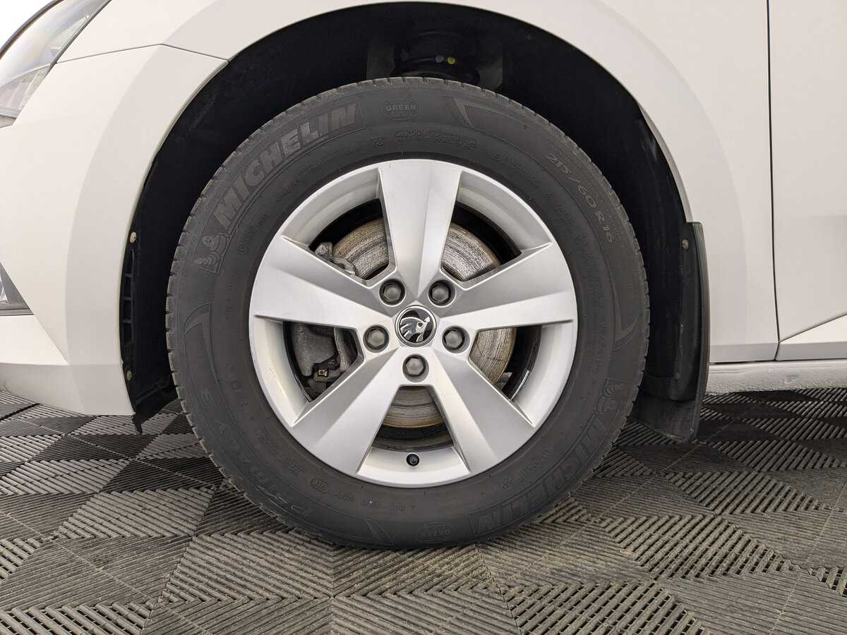 Купить Skoda Superb с пробегом. Фото: #11