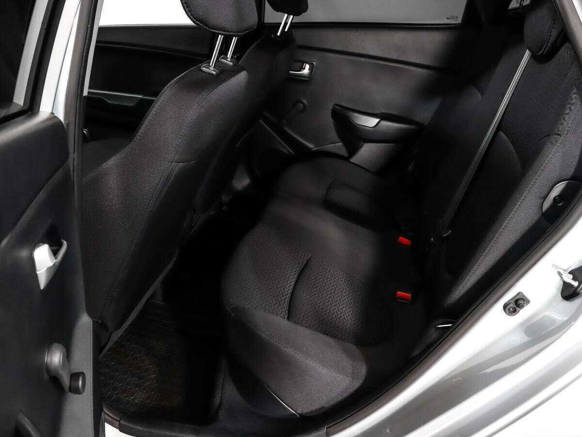 Купить Kia Rio с пробегом. Фото: #5