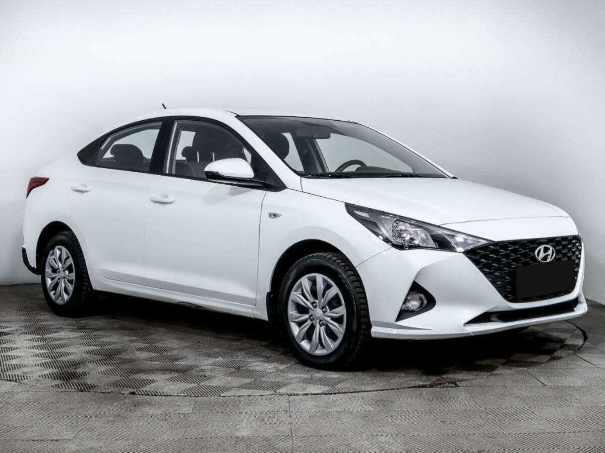 Купить Hyundai Solaris с пробегом. Фото: #2