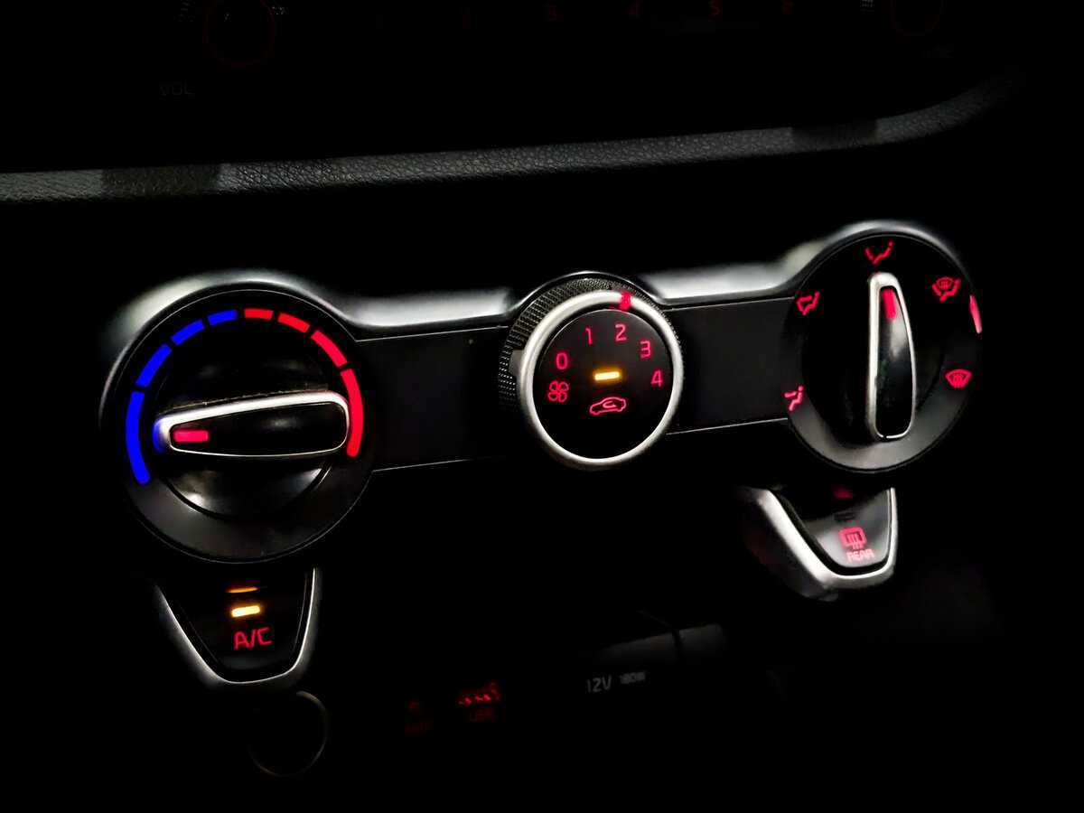 Купить Kia Rio с пробегом. Фото: #24