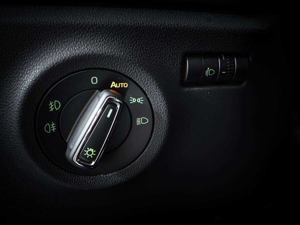 Купить Skoda Rapid с пробегом. Фото: #16