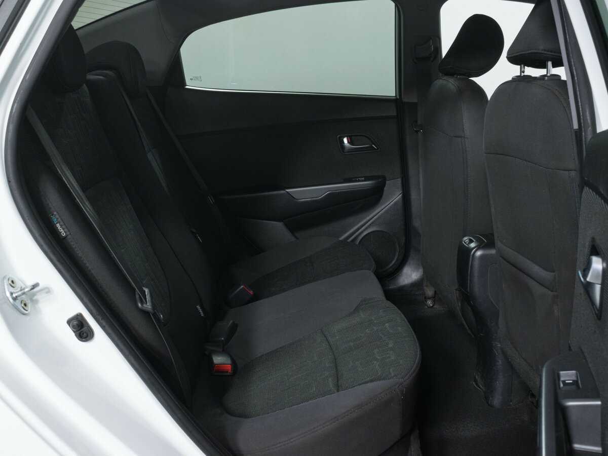 Купить Kia Rio с пробегом. Фото: #9