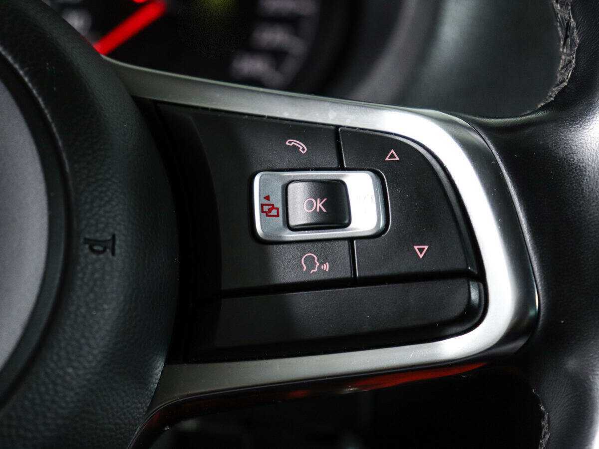 Купить Volkswagen Polo с пробегом. Фото: #18