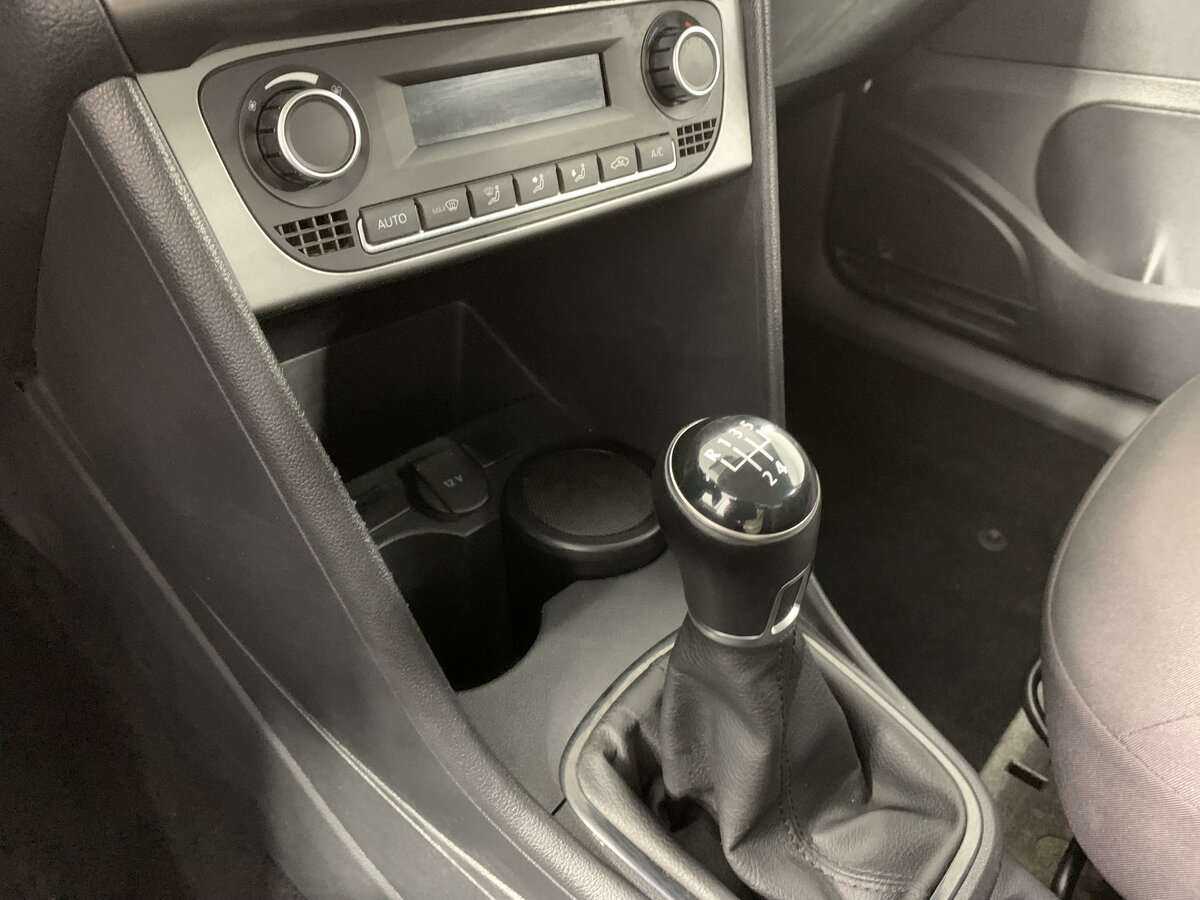 Купить Volkswagen Polo с пробегом. Фото: #12