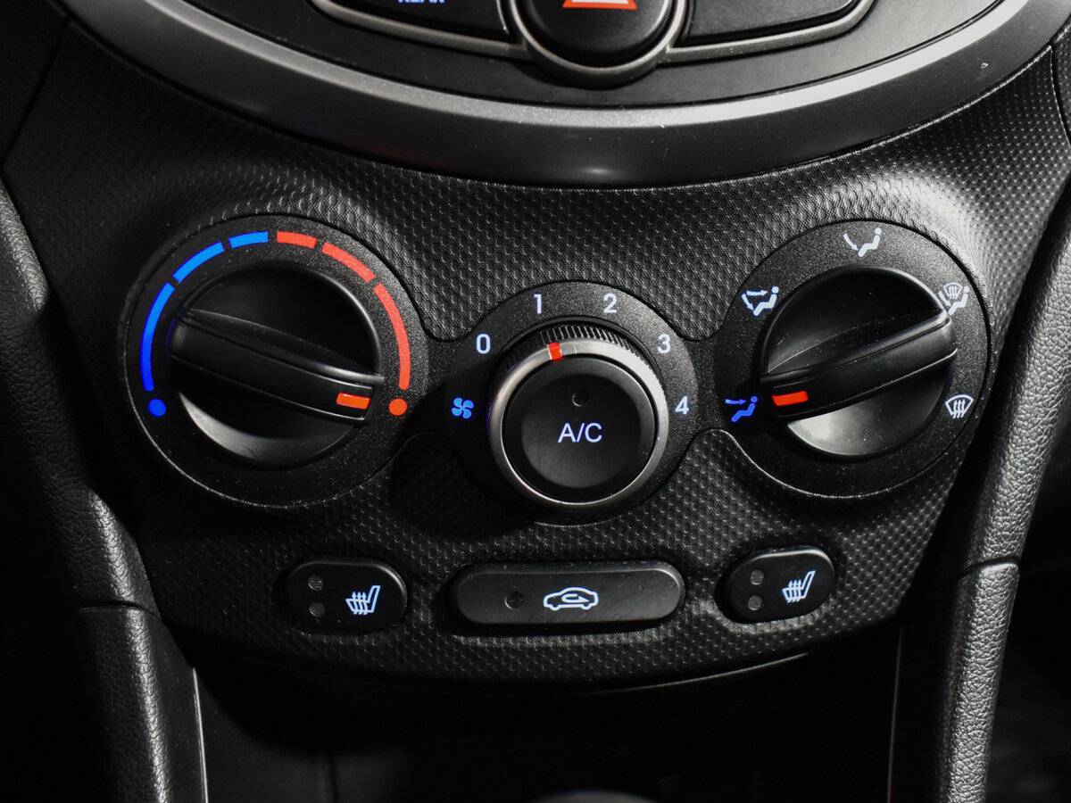 Купить Hyundai Solaris с пробегом. Фото: #15