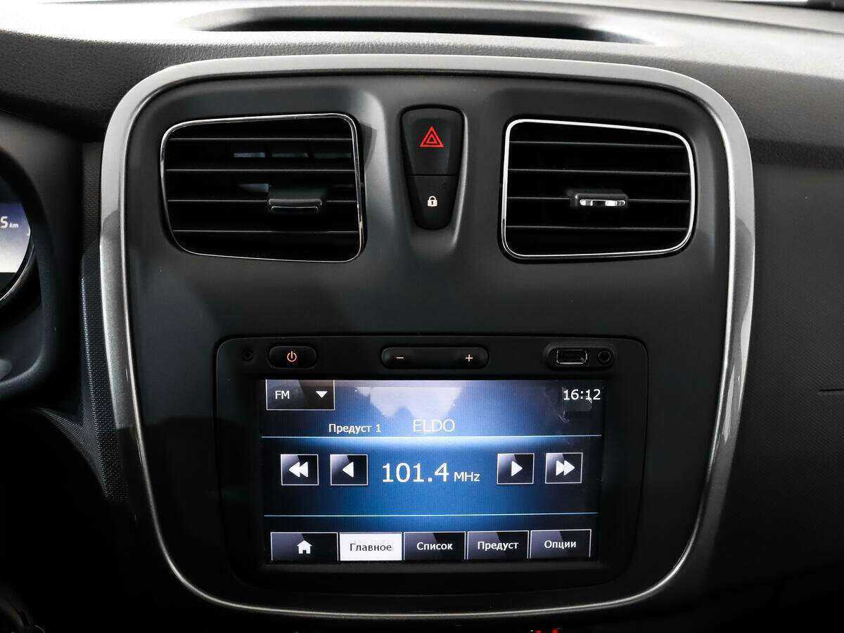 Купить Renault Sandero с пробегом. Фото: #12