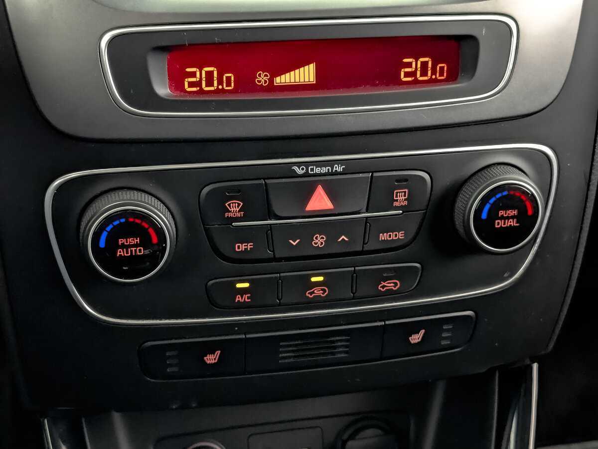 Купить Kia Sorento с пробегом. Фото: #24