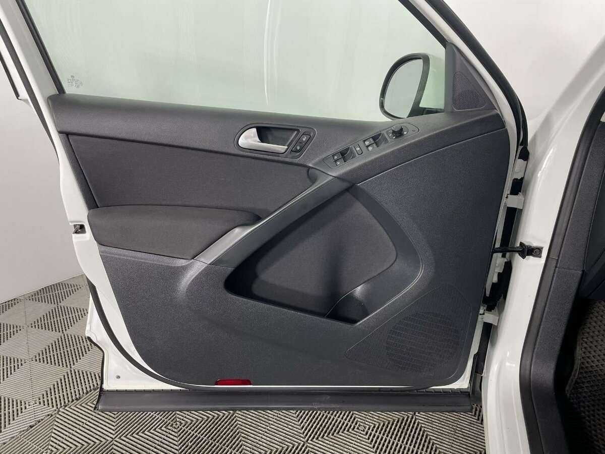 Купить Volkswagen Tiguan с пробегом. Фото: #5