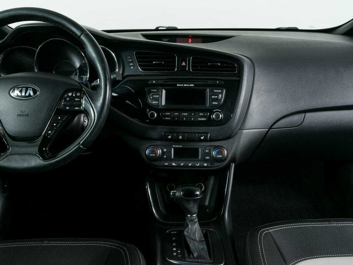Купить Kia Ceed с пробегом. Фото: #10