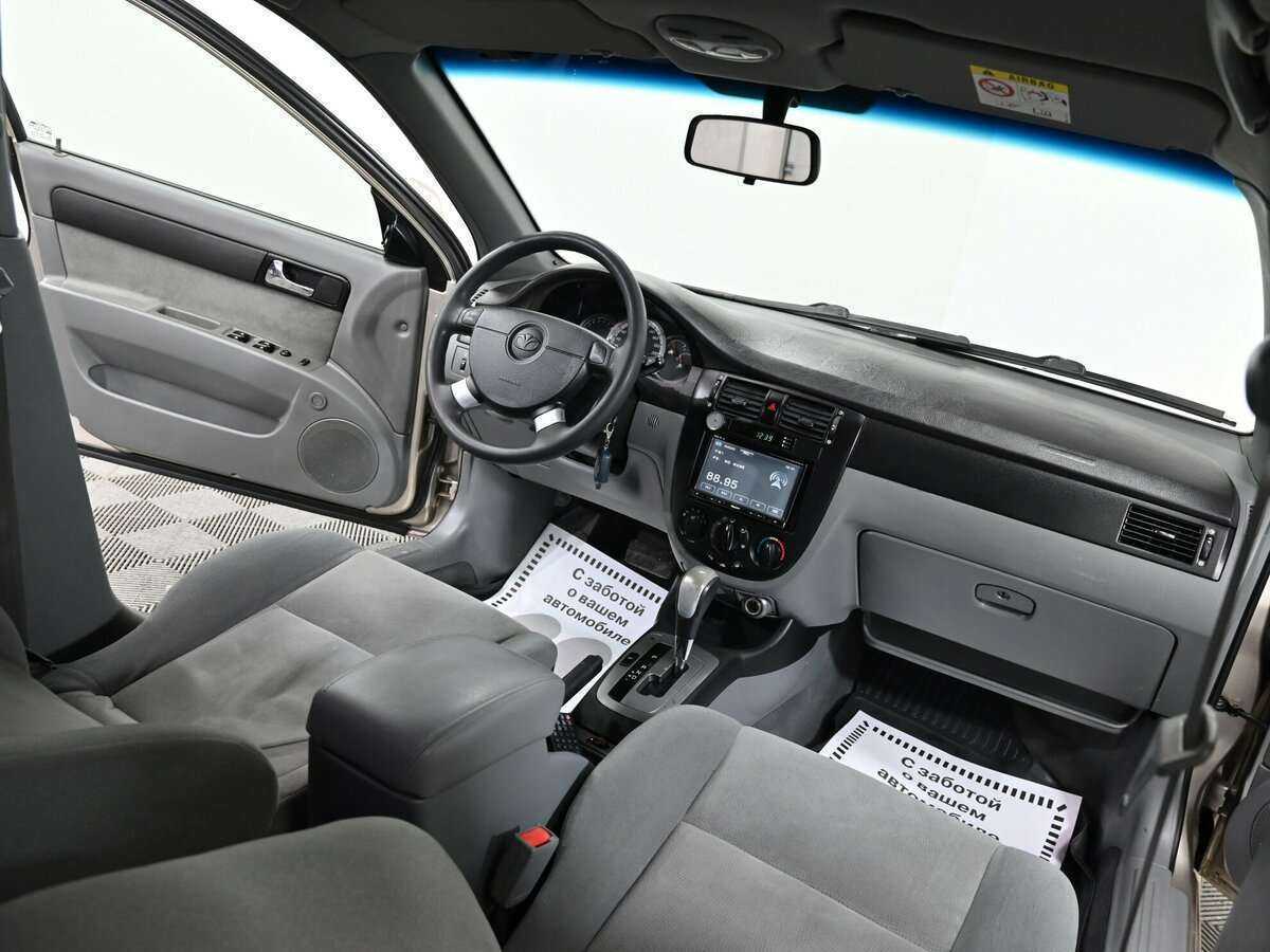 Купить Daewoo Gentra с пробегом. Фото: #5