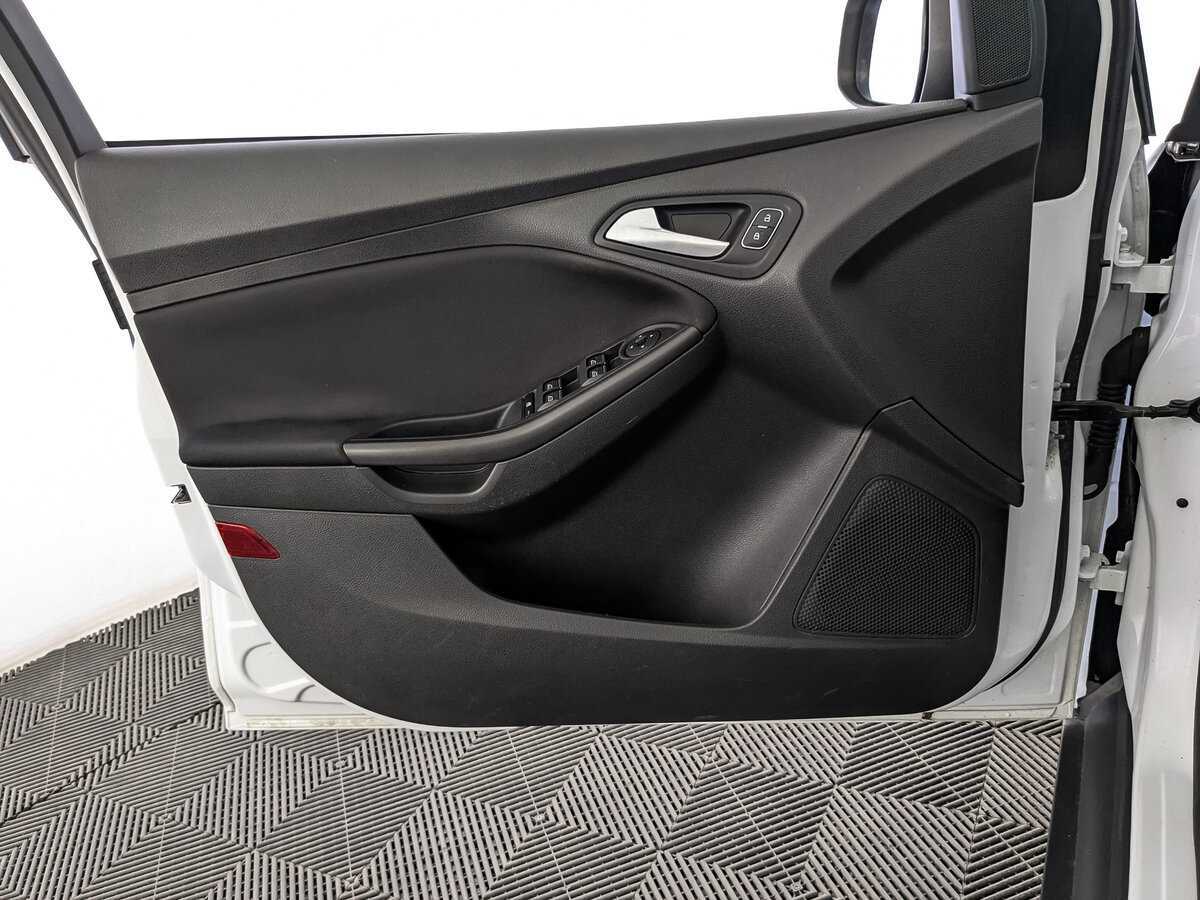 Купить Ford Focus с пробегом. Фото: #17