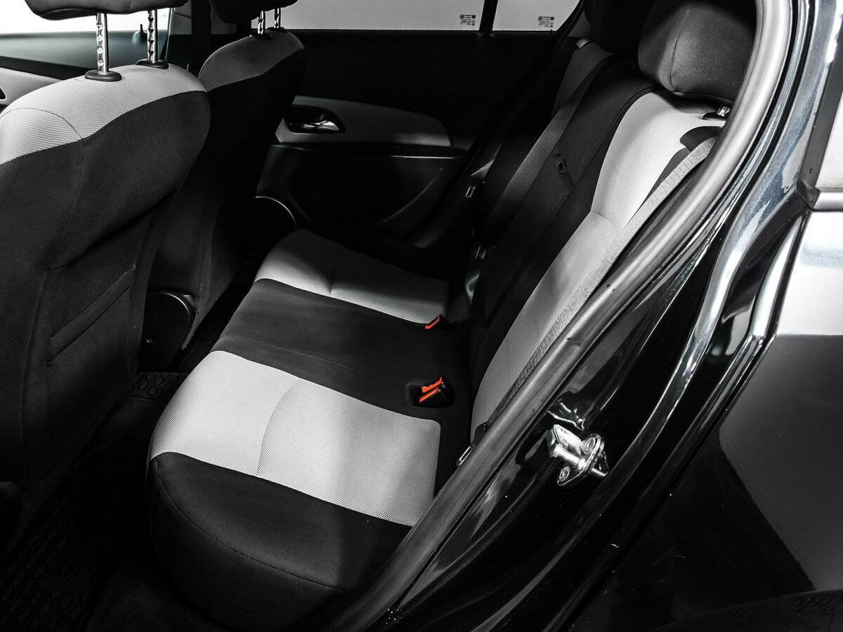 Купить Chevrolet Cruze с пробегом. Фото: #12